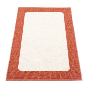 Covor pentru exterior și interior cărămiziu/crem 70x120 cm Ilda Brick – Pappelina Covor pentru exterior și interior cărămiziu/crem 70x120 cm Ilda Brick – Pappelina