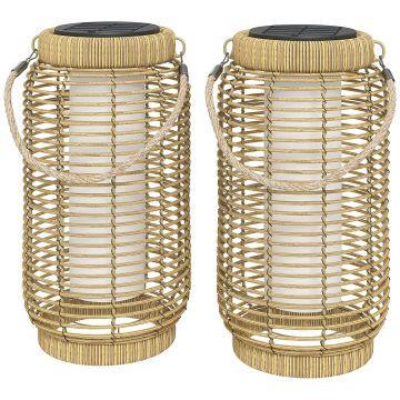 Outsunny Set de 2 Lampadare Exterioare Solare din Rășină Împletită, Lumină LED de Grădină din Oțel, Pornire/Oprire Automată Bej nisip | Aosom Romania